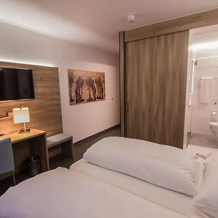 Hotel7continents 4* 新特劳布灵